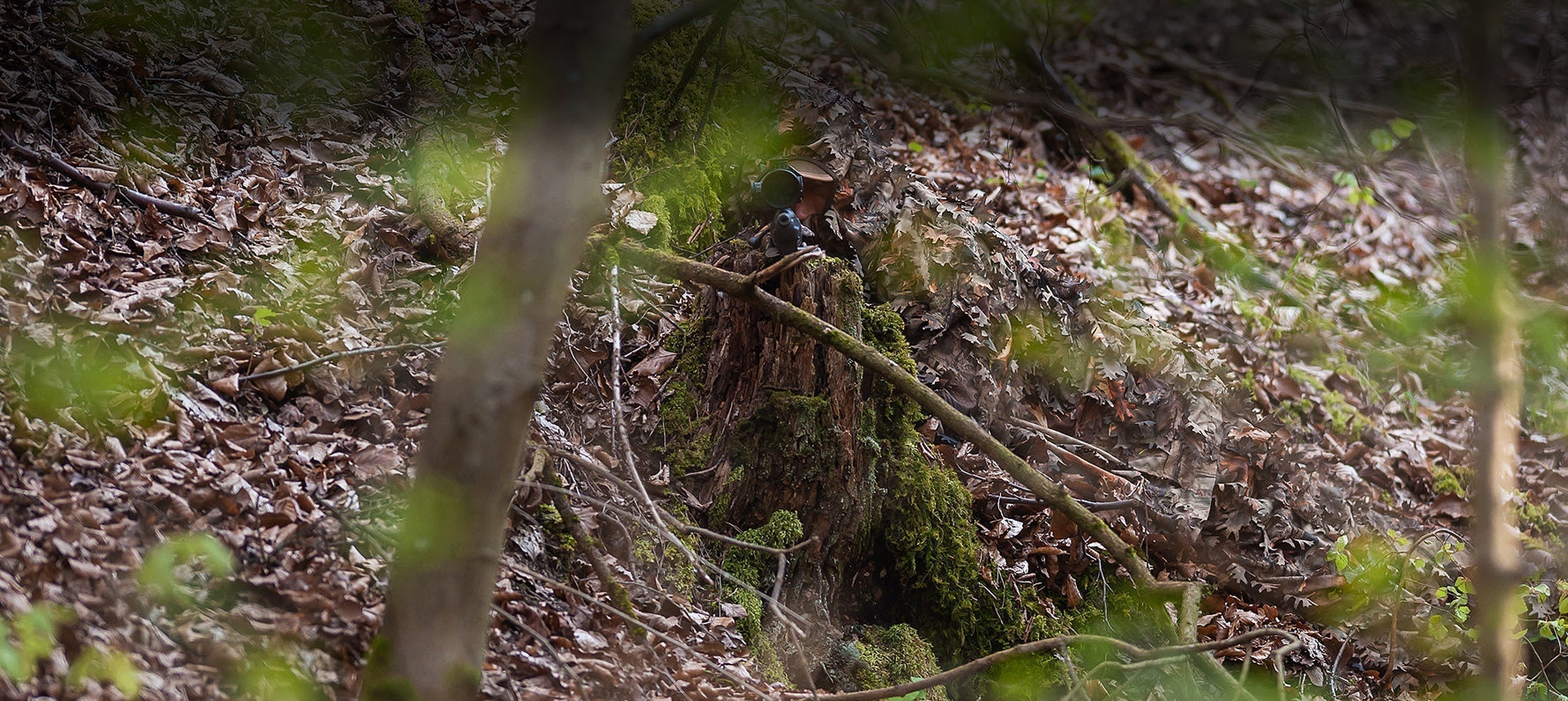 breathable fabric clothes for men, durable quiet fabrics for roe deer stalking and driven boar hunts: waterproof stalking jacket, waterproof stalking trousers, best stalking boots