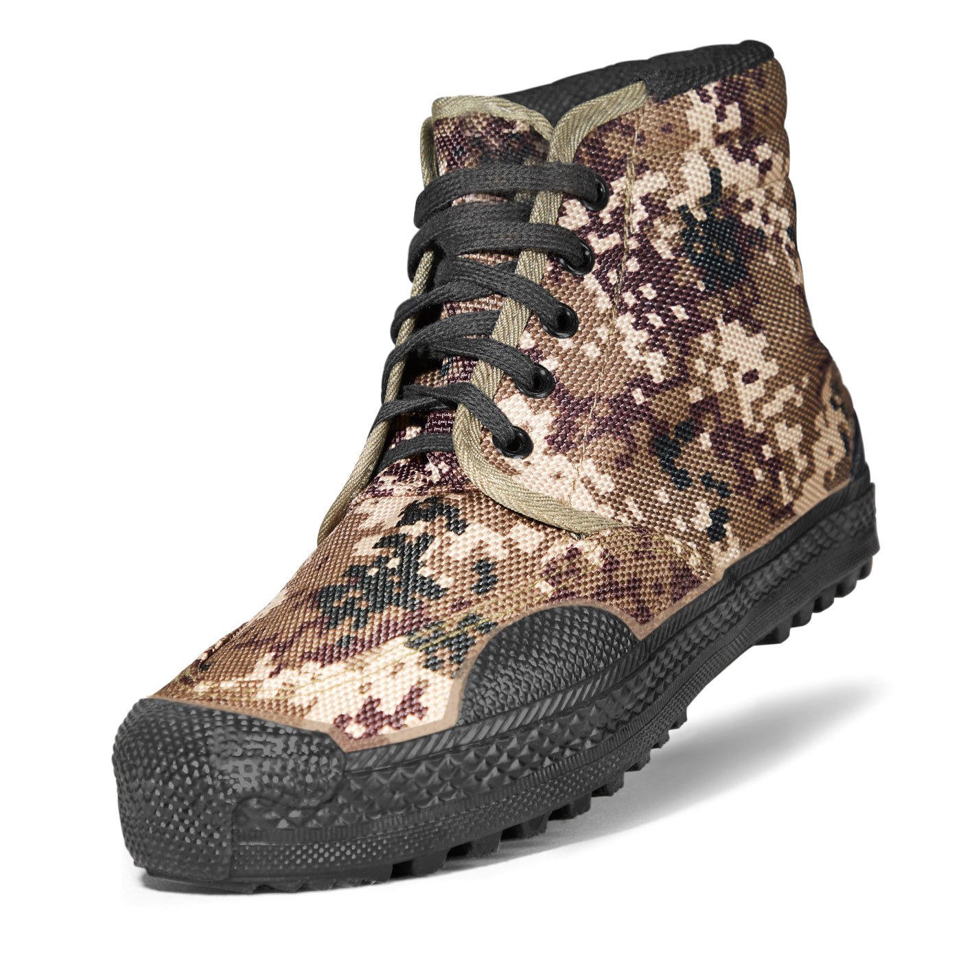 High-top camouflage breathable sneakers built as lightweight hunting shoes for dry outdoor conditions. The shoe combines a durable pixelated camouflage fabric with a rugged black rubber tread and reinforced toe bumper.